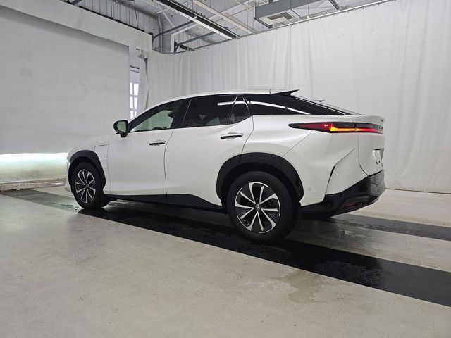 Used 2023 White Lexus 450e Premium image 7