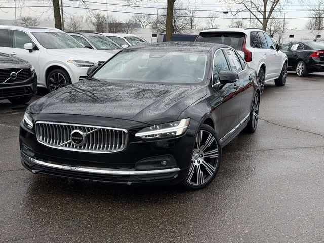 Onyx Black Metallic 2023 Volvo S90 B6 Plus AWD Sedan All-Wheel Drive Automatic