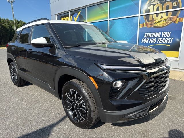 Mosaic Black Metallic 2025 Chevrolet Trailblazer SUV / Crossover Four-Wheel Drive 9-Speed Automatic