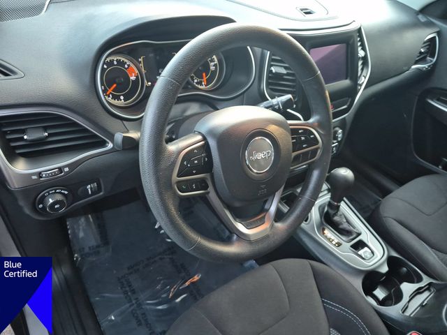 Used 2019 Silver Jeep Latitude image 16