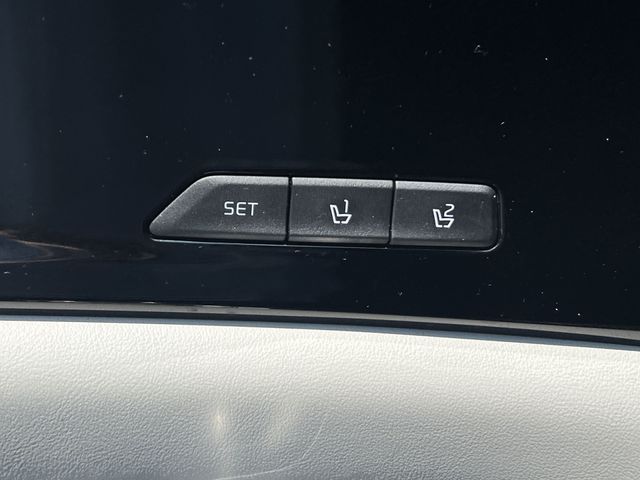 Used 2024 White Kia SX Prestige image 39