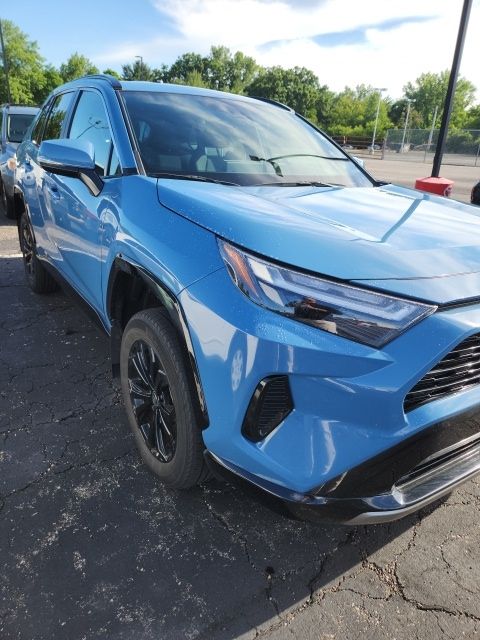 2024 Toyota RAV4 Hybrid SE - Image 3