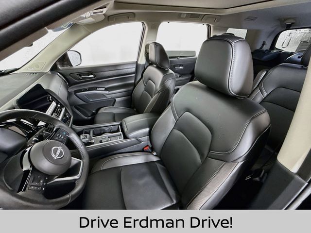 Used 2025 Nissan Pathfinder SUV