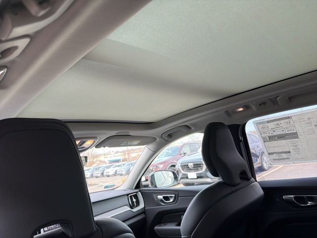 New 2025 Gray Volvo T8 Plus image 9