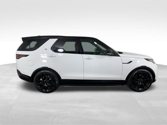 2025 Land Rover Discovery Dynamic SE 7