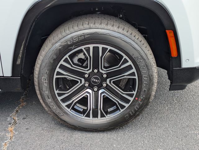 2026 Jeep Grand Wagoneer 4x2