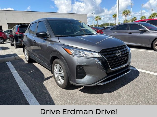 2025 Nissan Kicks Play 1.6 FWD's photo