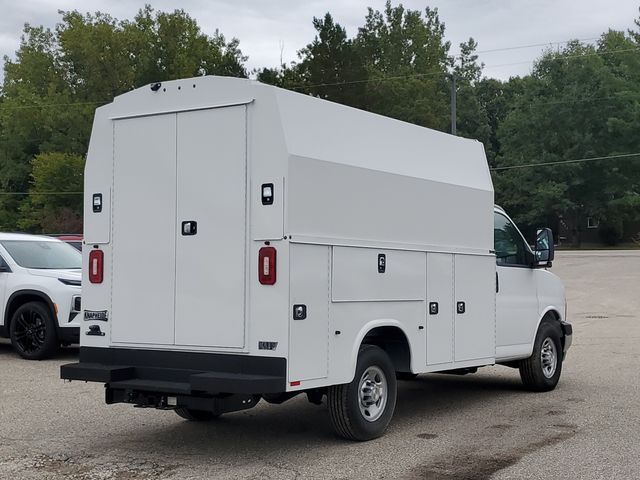New 2026 Chevrolet Express 3500 - photo 2