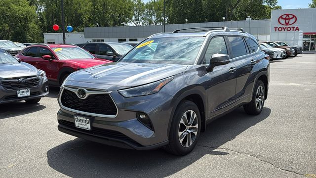 Used 2024 Toyota Highlander SUV
