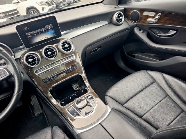 Used 2017  Mercedes-Benz GLC 300 image 34