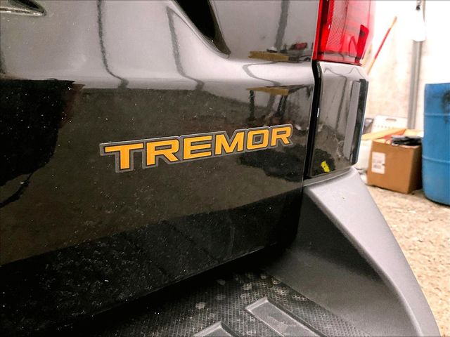 2024 Ford Maverick Lariat Black at Grove City Ford