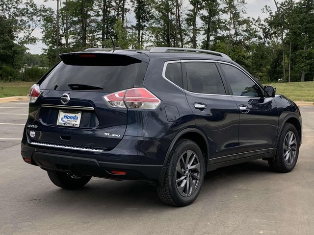 2016 Nissan Rogue SL 10