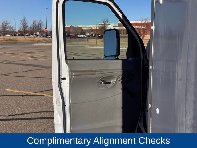 2008 Ford E-450 Cutaway 