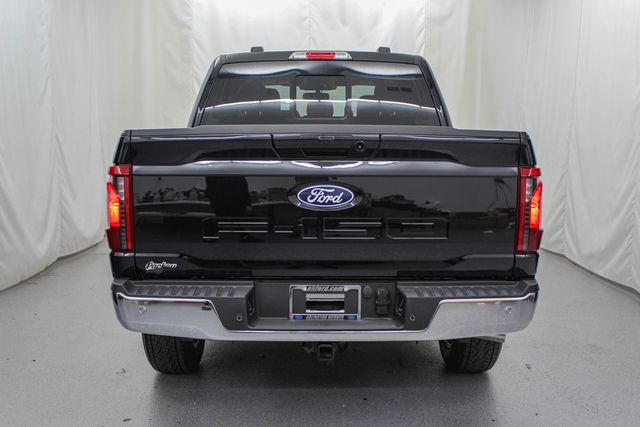 New 2026 Black Ford XLT image 6