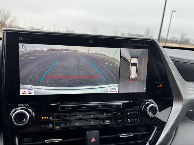 2021 Toyota Highlander Hybrid Platinum