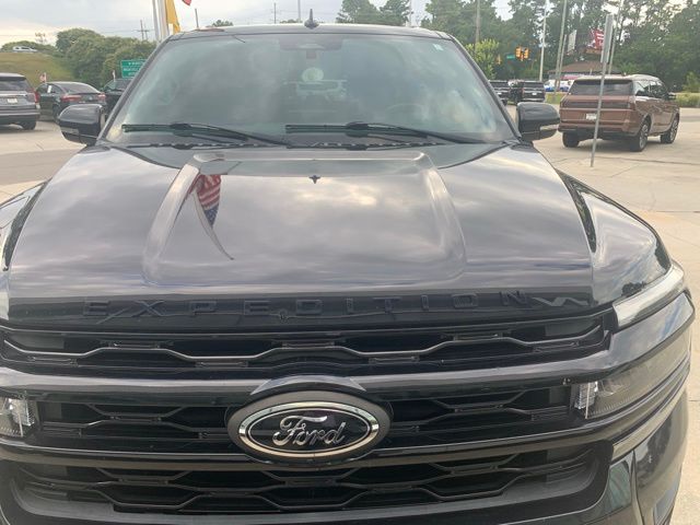Used 2022 Black Ford Limited image 3