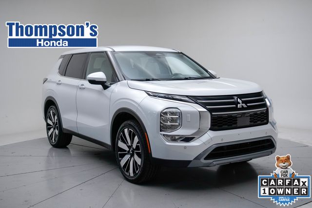 White Diamond 2025 Mitsubishi Outlander SUV / Crossover Front-Wheel Drive Continuously Variable Transmission
