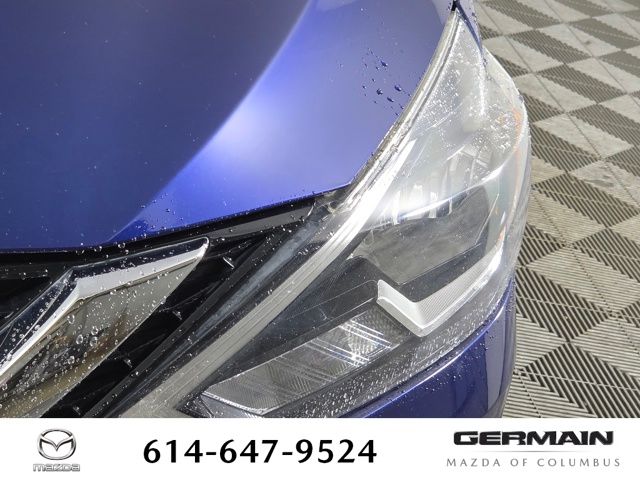 Used 2017 Blue Nissan S image 15