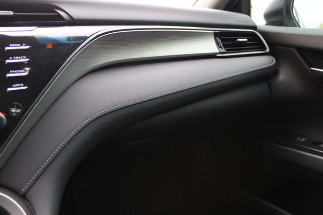 Used 2019 White Toyota SE image 21