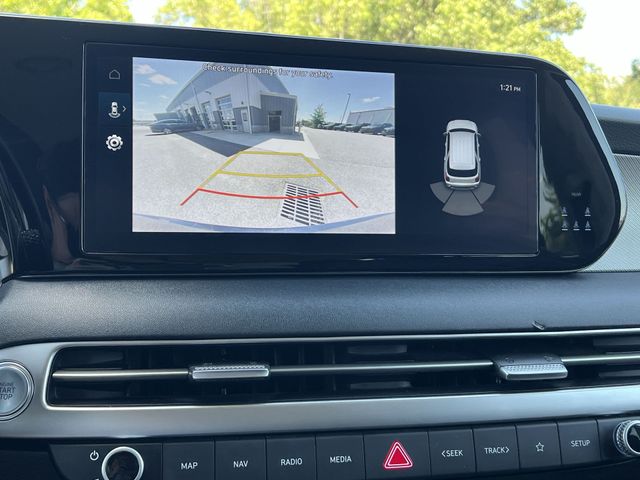 Used 2025 White Hyundai SEL image 18