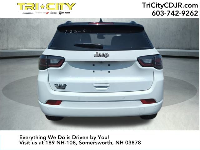 2025 Jeep Compass Limited photo 4