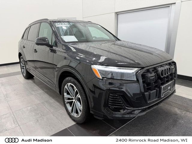 2025 Audi Q7 quattro Premium 45 TFSI