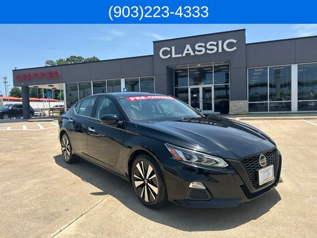 Super Black 2021 Nissan Altima Sedan Front-Wheel Drive Continuously Variable Transmission