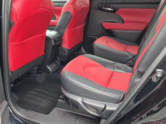 Used 2023 Toyota Highlander SUV