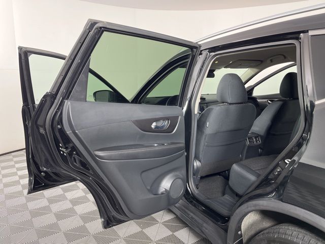 2019 Magnetic Black Pearl Nissan Rogue S FWD SUV