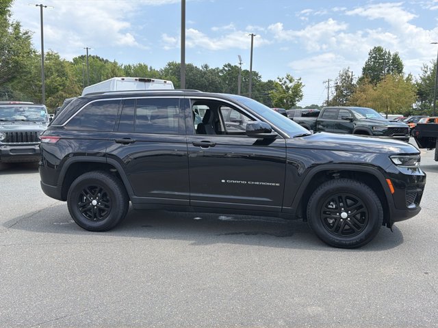 Used 2023 Black Jeep Laredo image 13