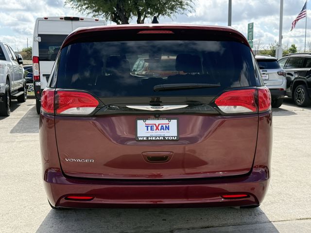 2023 Chrysler Voyager LX - 4