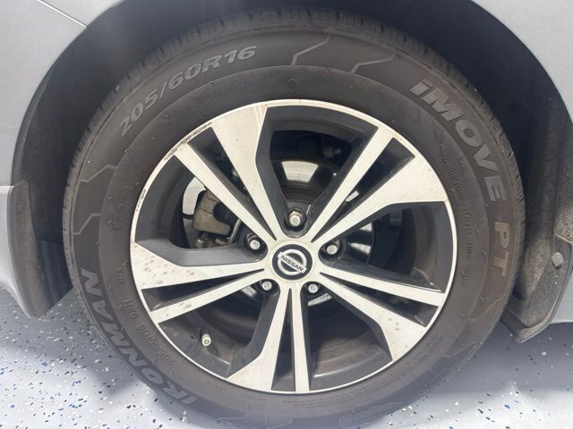 Used 2021 Gray Nissan SV image 6