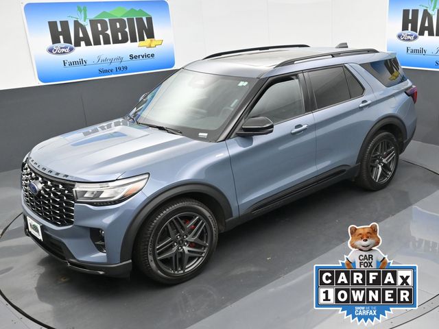 2025 Ford Explorer ST-Line photo
