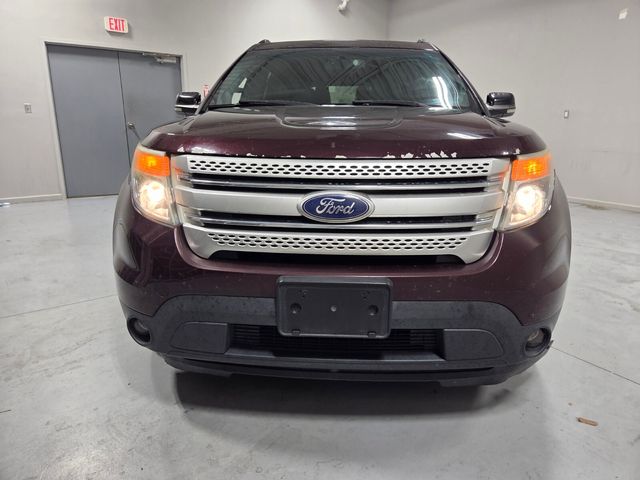 Used 2011 Red Ford XLT image 2