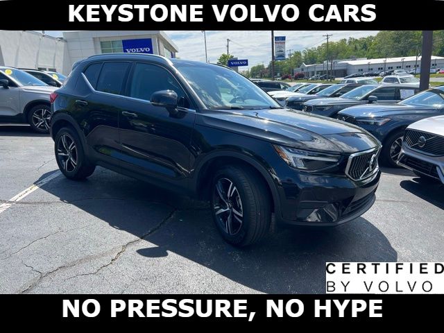 Onyx Black 2025 Volvo XC40 SUV / Crossover All-Wheel Drive Automatic