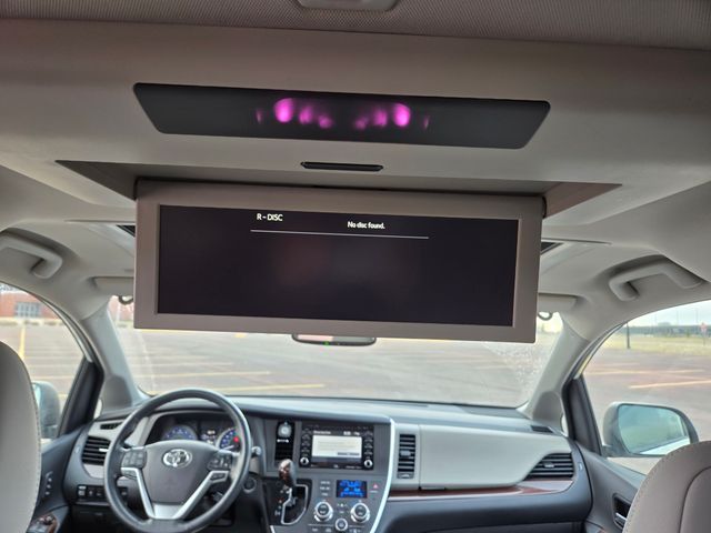 2019 Toyota Sienna XLE Auto Access Seat