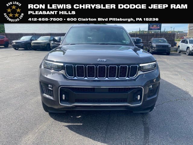 Baltic Gray Metallic Clearcoat 2023 Jeep Grand Cherokee Overland 4WD SUV / Crossover Four-Wheel Drive 8-Speed Automatic