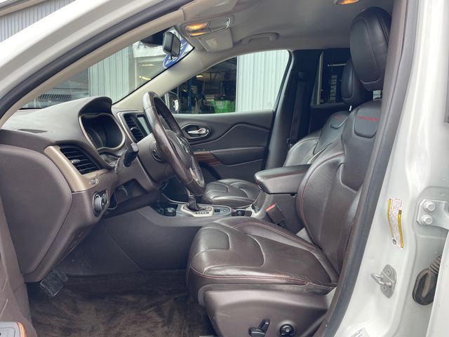 2016 Jeep Cherokee Trailhawk - Bright White Clearcoat exterior view 10