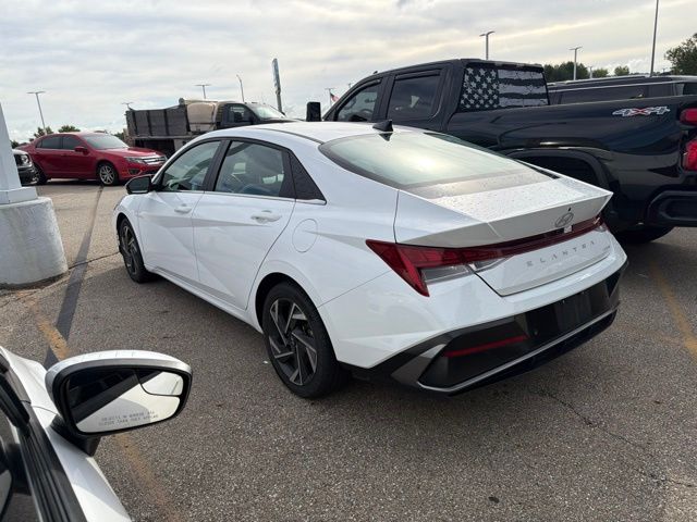 Used 2024 White Hyundai Limited image 4