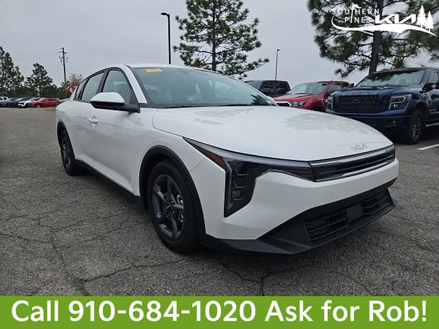 2025 Kia K4 LXS FWD