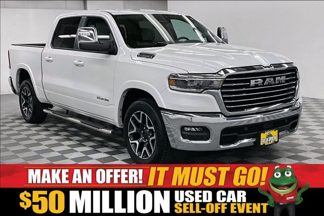 2025 RAM 1500 Blanco (Ivory White Tri-Coat Pearlcoat) Camioneta Todo terreno 8 velocidades Automática