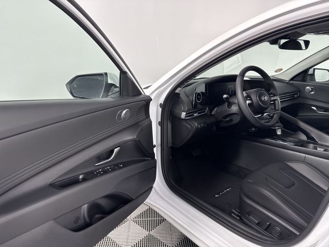 New 2025 Hyundai Elantra Hybrid For Sale in Indianapolis, IN