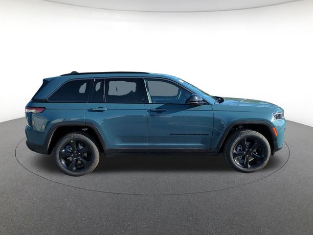 new 2026 Jeep Grand Cherokee car, priced at $43,550