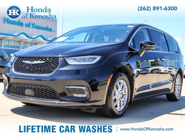Diamond Black Crystal Pearlcoat 2024 Chrysler Pacifica Minivan Front-Wheel Drive 9-Speed Automatic
