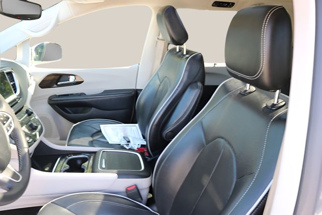 Used Car 2023 Chrysler Pacifica  Limited For Sale Under $35,000 In Austin, Texas