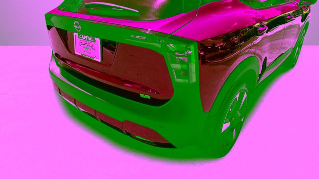 Used 2025 White Nissan SR image 36