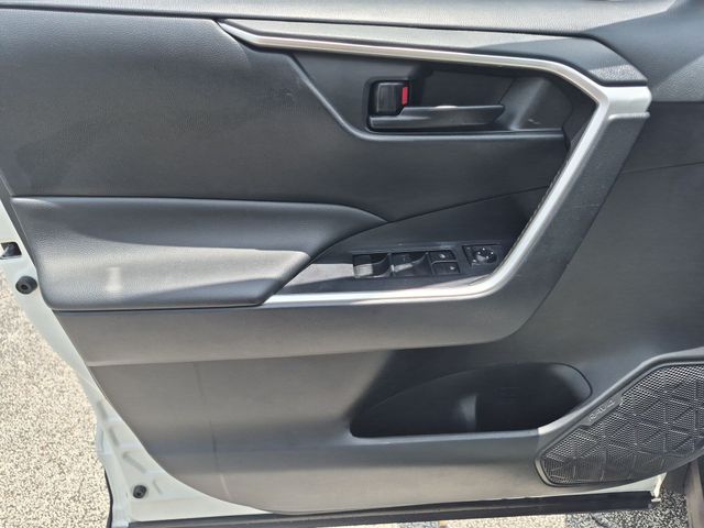 Used 2019 Toyota RAV4 LE 4D Sport Utility