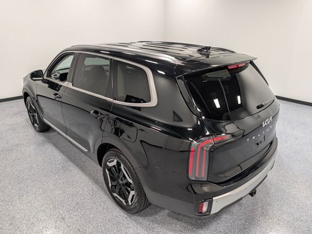 Used 2024 Black Kia EX image 6