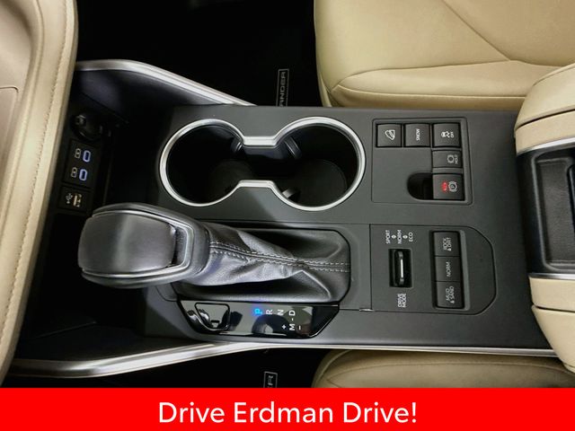 Used 2025 Toyota Highlander SUV