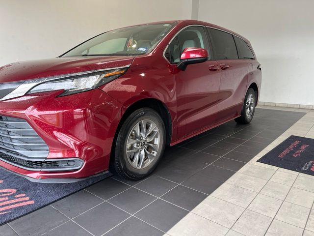 2021 Toyota Sienna LE Red at Community Toyota